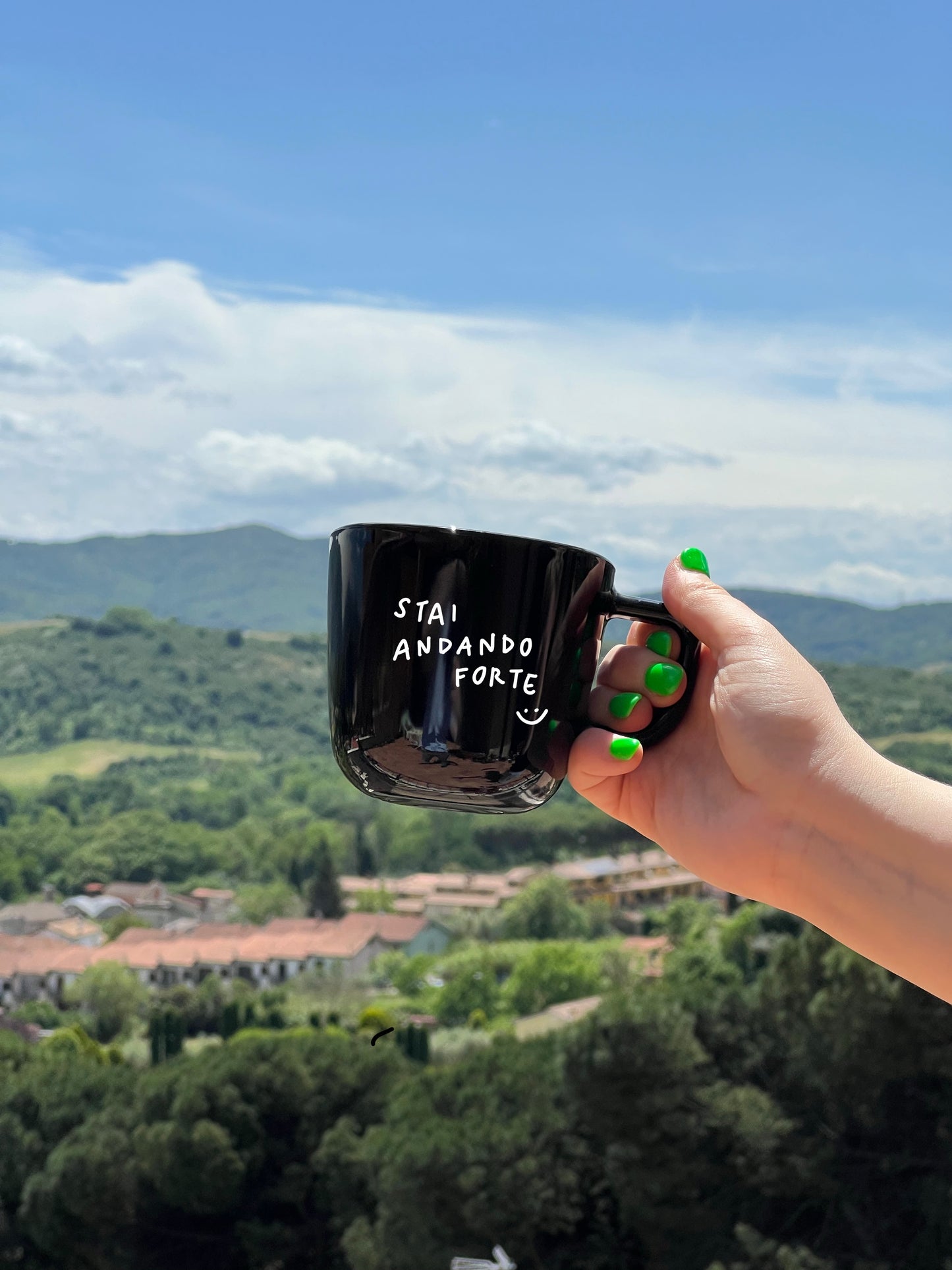 Tazza nera da personalizzare con frase