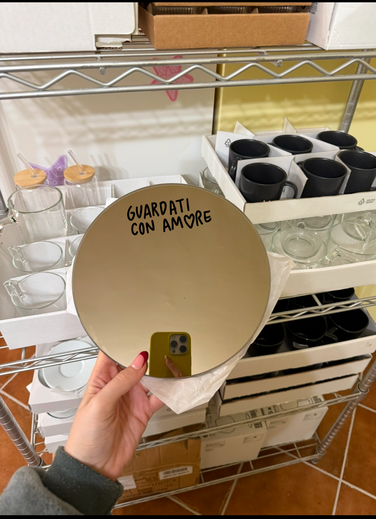 Specchio rotondo "guardati con amore"