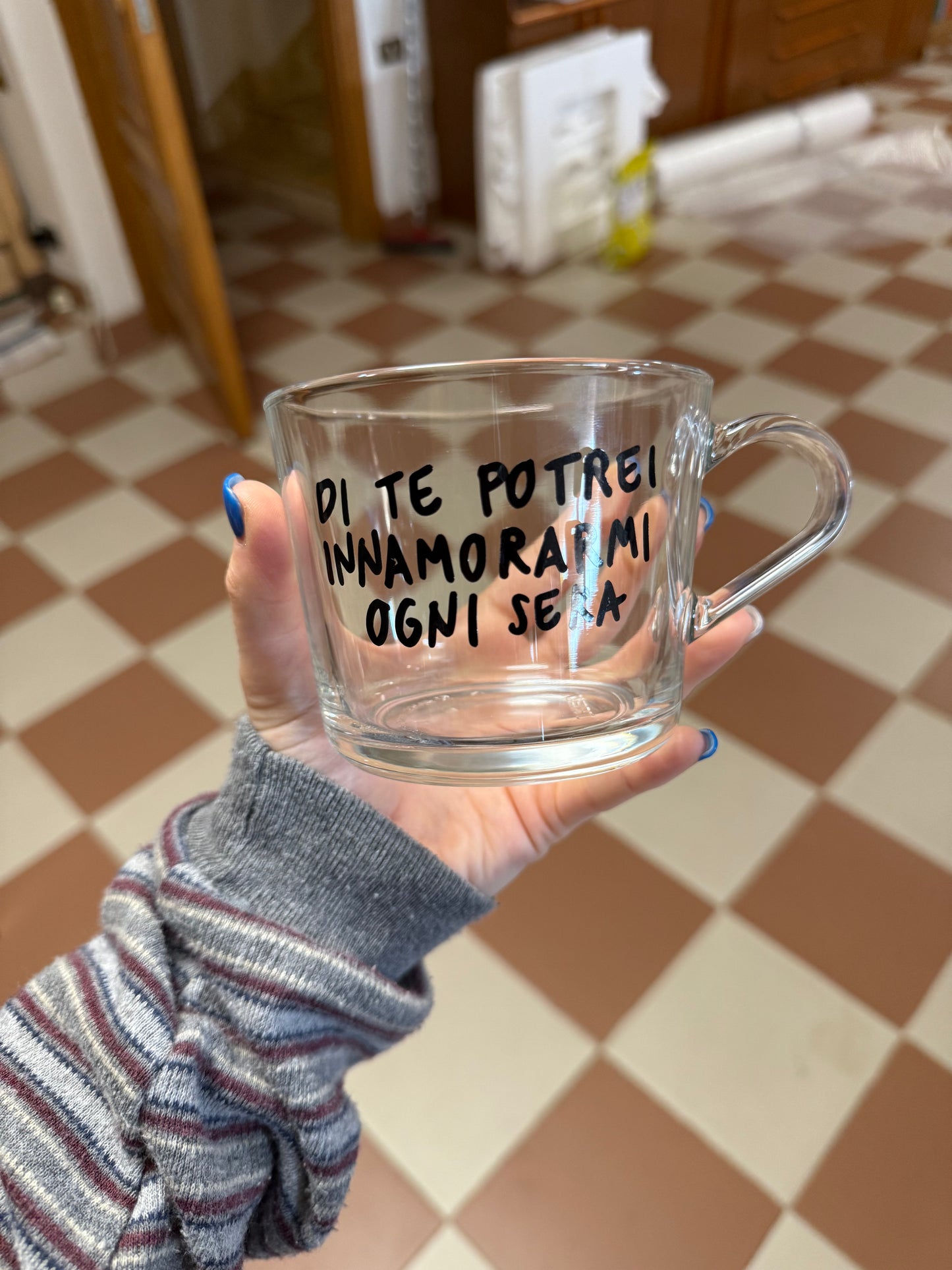 Tazza grande trasparente da personalizzare con frase