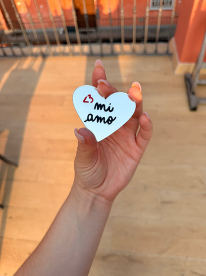 Specchietto adesivo a forma di cuore "mi amo"