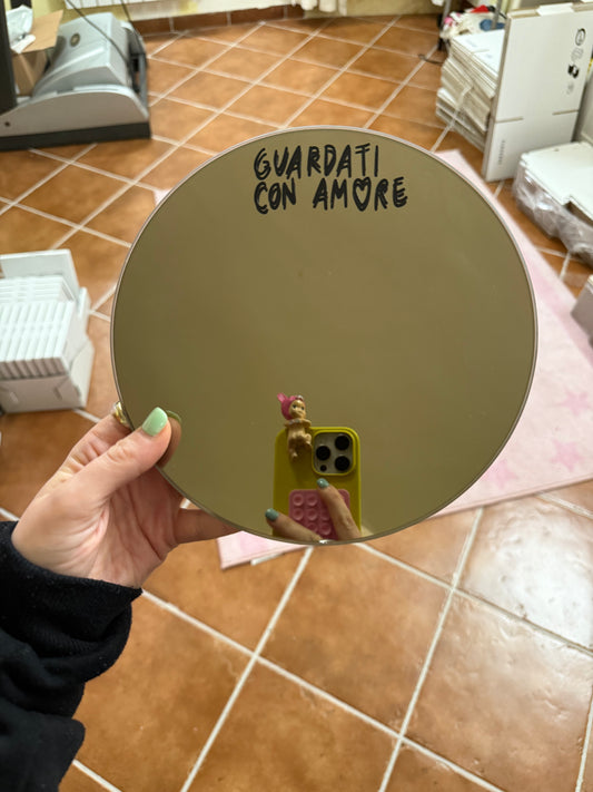 Specchio rotondo "guardati con amore"